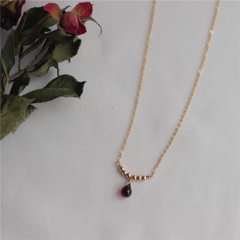 Позолоченная подвеска с гранатом - серебро S925 с цепочкой для ключиц, универсальный дизайн. 925 Silver
Позолоченная подвеска с гранатом - серебро S925 с цепочкой для ключиц, универсальный дизайн. 925 Silver