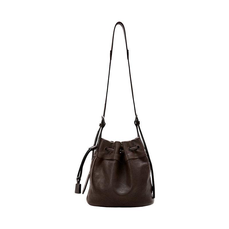 Vegetable Tanned Leather Yunshu Small Bucket Bag, Casual Single Shoulder Crossbody Drawstring Bucket Bag, Commuting Spring and Summer Small Bag темно-коричневого кольору
Vegetable Tanned Leather Yunshu Small Bucket Bag, Casual Single Shoulder Crossbody Drawstring Bucket Bag, Commuting Spring and Summer Small Bag темно-коричневого кольору