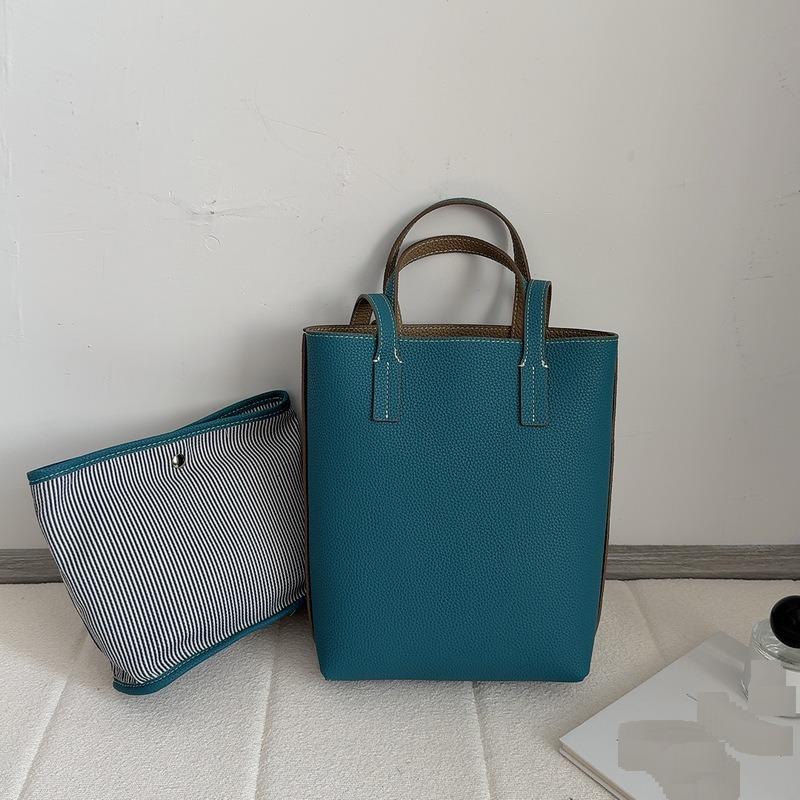 2025 Новая Женская Сумка из Натуральной Кожи Кожа Головного Слоя Двусторонняя Кожаная Сумка-Тоут Маленькая Сумка Кроссбоди 20+25 bag opening+x 8 x 25CM
2025 Новая Женская Сумка из Натуральной Кожи Кожа Головного Слоя Двусторонняя Кожаная Сумка-Тоут Маленькая Сумка Кроссбоди 20+25 bag opening+x 8 x 25CM