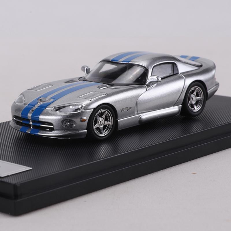 GFCC 1:64 1996 Dodge Viper GTS Hardtop Die-cast alloy simulation car model toy срібний
GFCC 1:64 1996 Dodge Viper GTS Hardtop Die-cast alloy simulation car model toy срібний