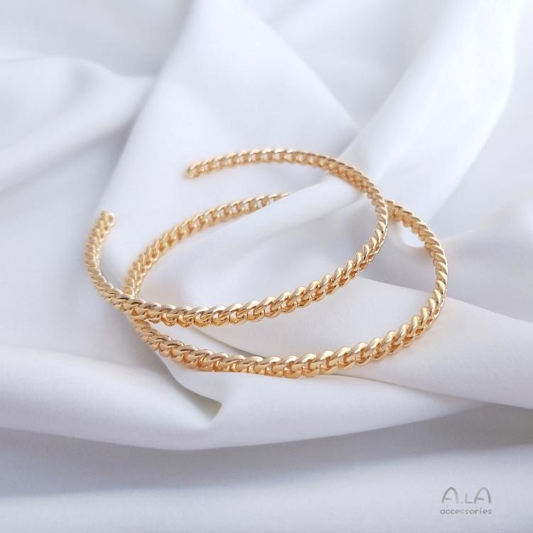 14K Gold-Filled Color-Preserving Gold Chain Bangle - Simple, Luxurious, DIY Open Circle Design.
14K Gold-Filled Color-Preserving Gold Chain Bangle - Simple, Luxurious, DIY Open Circle Design.