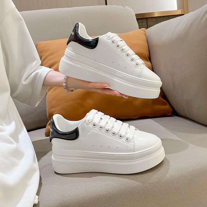 Spring and Autumn new little white shoes women s leather small casual versatile muffin thick sole height-increasing couple board shoes 39
Spring and Autumn new little white shoes women s leather small casual versatile muffin thick sole height-increasing couple board shoes 39