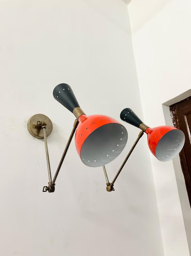 Mid Century Italian Brass Wall Sconce Pair: Red & Black Stilnovo Light чорний
Mid Century Italian Brass Wall Sconce Pair: Red & Black Stilnovo Light чорний