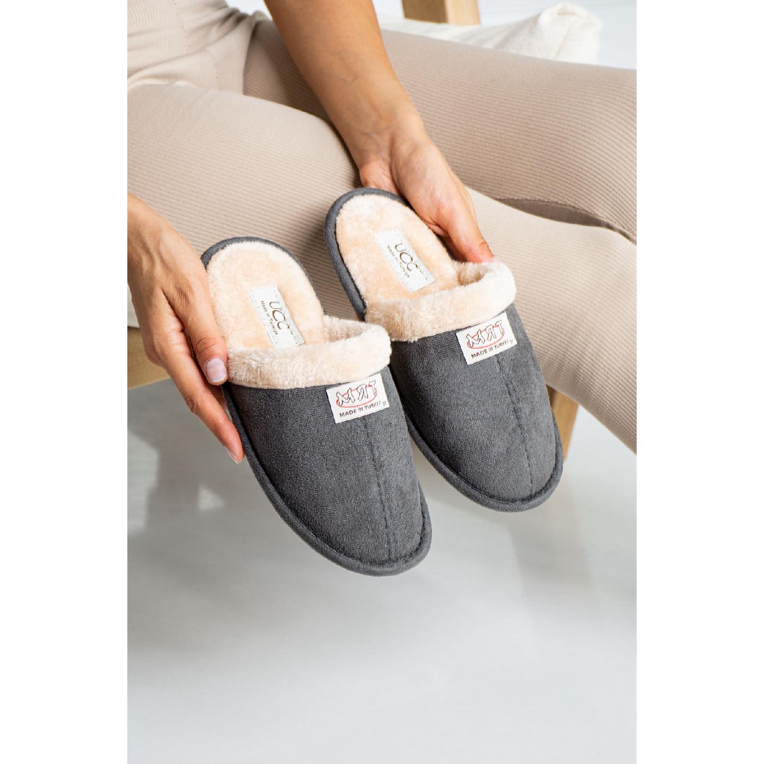 Fluffy House Slippers For Men And Women, No Sound, Washable With Fur Insole 41 чёрный
Fluffy House Slippers For Men And Women, No Sound, Washable With Fur Insole 41 чёрный