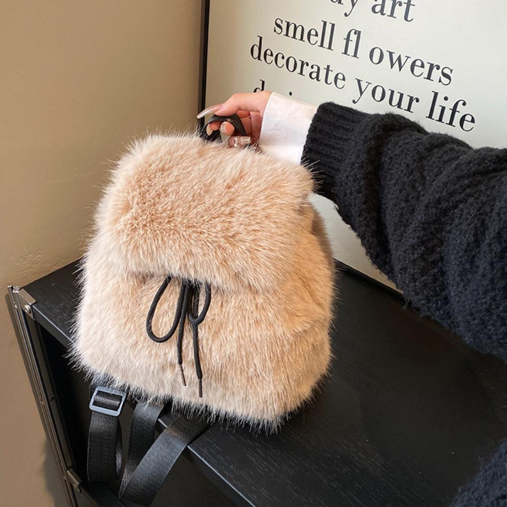 Solid Color Faux Fur Drawstring Bag Fluffy Flap Bag Fashion Plush Backpack Travel чорний
Solid Color Faux Fur Drawstring Bag Fluffy Flap Bag Fashion Plush Backpack Travel чорний