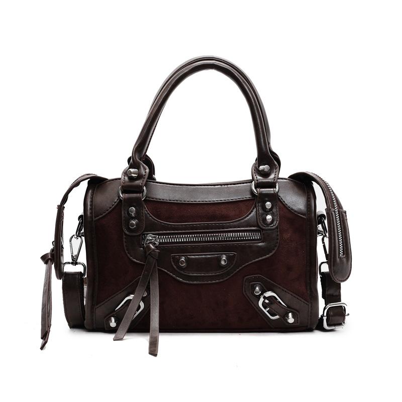 Новая сумка-локомотив ручной работы из масляного воска, нишевый модный дизайн с заклепками, текстурная сумка-мессенджер One Size
Новая сумка-локомотив ручной работы из масляного воска, нишевый модный дизайн с заклепками, текстурная сумка-мессенджер One Size