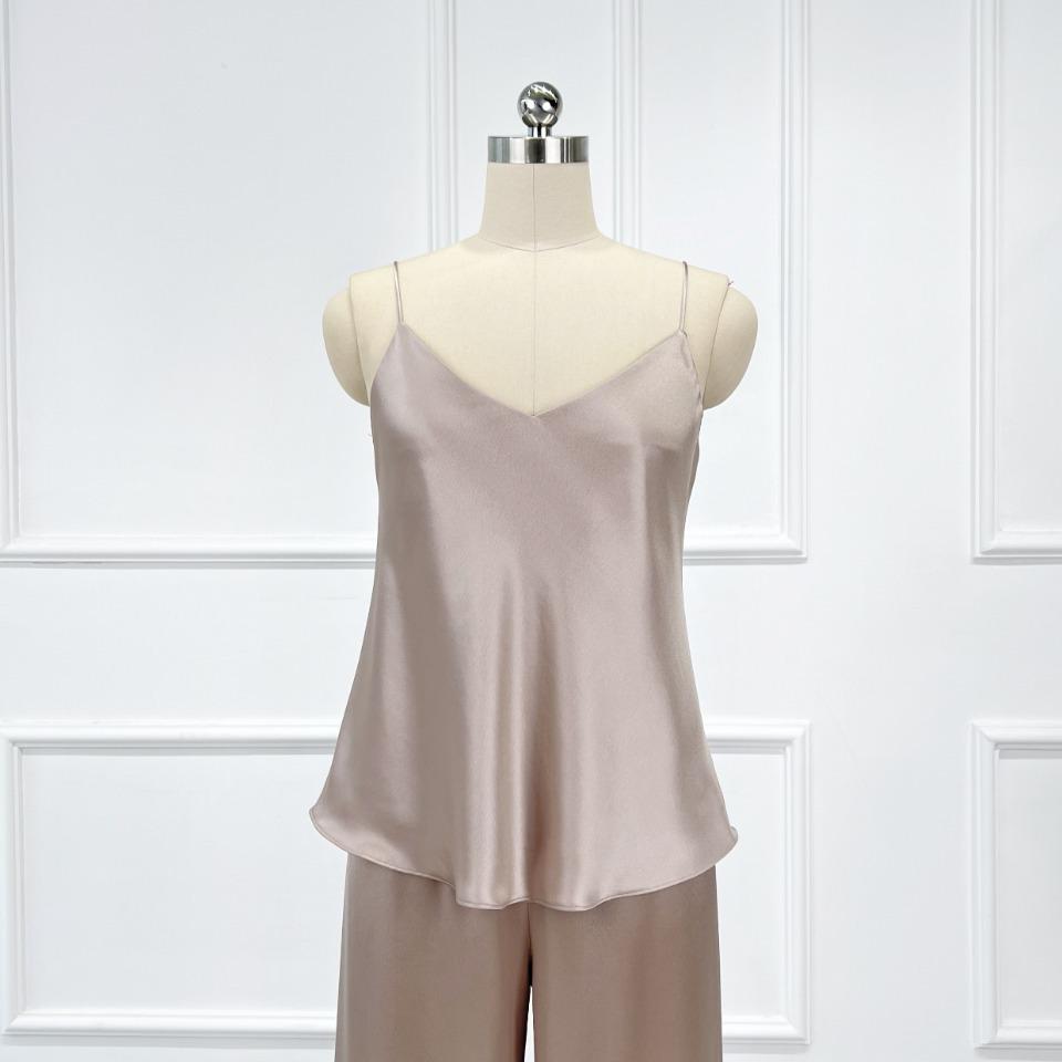 Warren Sea Dragon Satin Acetate Camisole: Shiny, Lightweight, Comfortable Home Casual Tank Top for Women (Ada Spring/Summer Collection). Medium
Warren Sea Dragon Satin Acetate Camisole: Shiny, Lightweight, Comfortable Home Casual Tank Top for Women (Ada Spring/Summer Collection). Medium