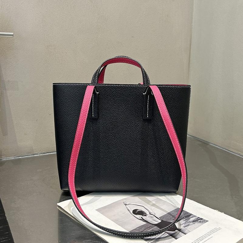 New leather women s bag first layer leather 23TOGO double-sided leather shopping bag versatile portable tote bag 23*21*12CM
New leather women s bag first layer leather 23TOGO double-sided leather shopping bag versatile portable tote bag 23*21*12CM
