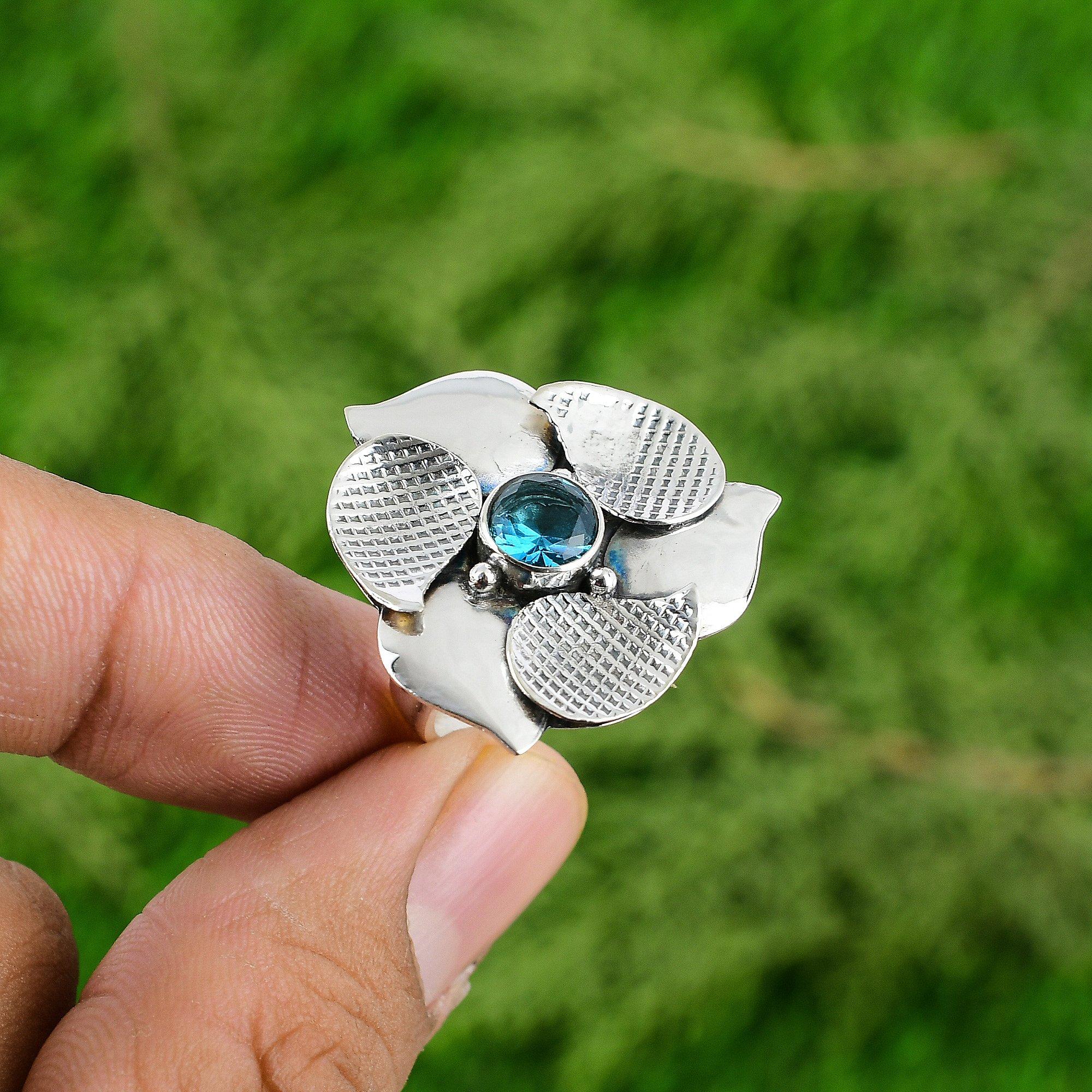 Натуральный швейцарский голубой топаз, кольцо-цветок с несколькими камнями, регулируемое, серебро 925 пробы Adjustable
Натуральный швейцарский голубой топаз, кольцо-цветок с несколькими камнями, регулируемое, серебро 925 пробы Adjustable