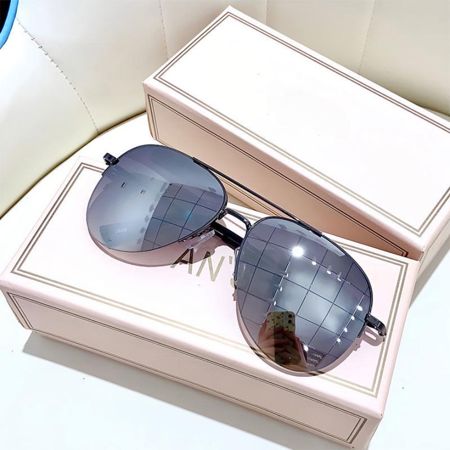 Fashion Gradient Sunglasses for Men Big Frame Pilot Sun Glasses Design Anti-reflective Lunette De Soleil Homme UV400 (No Box)
Fashion Gradient Sunglasses for Men Big Frame Pilot Sun Glasses Design Anti-reflective Lunette De Soleil Homme UV400 (No Box)