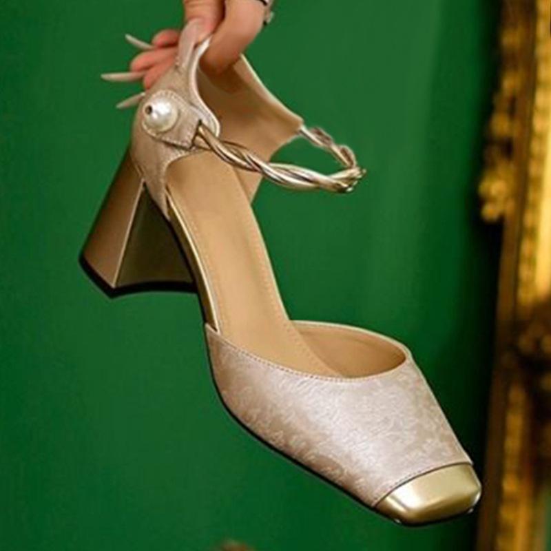 Embroidery shallow mouth single shoes women s summer 2025 new evening retro banquet shoes thick heel high heels 40 чорний
Embroidery shallow mouth single shoes women s summer 2025 new evening retro banquet shoes thick heel high heels 40 чорний