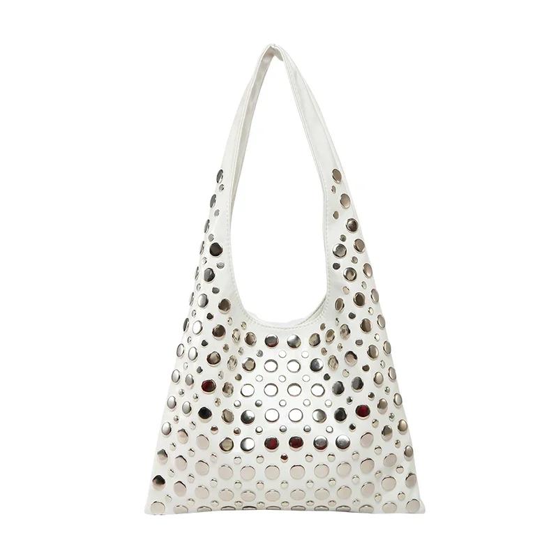 Fashion PU Big Rivets Designer Style Shoulder Bags for Girls Hot Trendy Large Capacity Personality Hot Girl Style Handbags
Fashion PU Big Rivets Designer Style Shoulder Bags for Girls Hot Trendy Large Capacity Personality Hot Girl Style Handbags