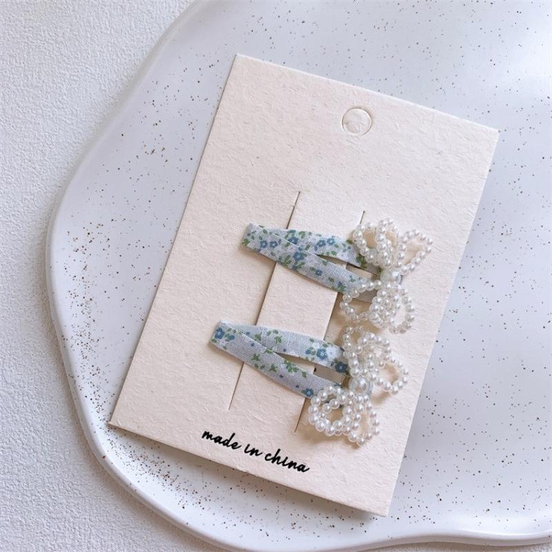 New cute beaded bow floral BB clips.Secure side hairs & bangs well.Pair-pack design is cost-effective. Sweet, lovely must-haves ONE SIZE FITS MOST&CLOTH
New cute beaded bow floral BB clips.Secure side hairs & bangs well.Pair-pack design is cost-effective. Sweet, lovely must-haves ONE SIZE FITS MOST&CLOTH