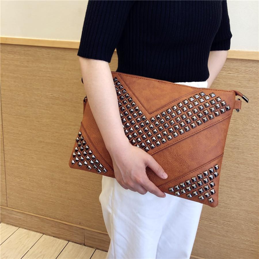 Fashion Rivet Day Clutches for women Shoulder Bags PU Leather Crossbody Bags Brand design Ladies Envelope Bags clutch purse 34x25x1cm
Fashion Rivet Day Clutches for women Shoulder Bags PU Leather Crossbody Bags Brand design Ladies Envelope Bags clutch purse 34x25x1cm