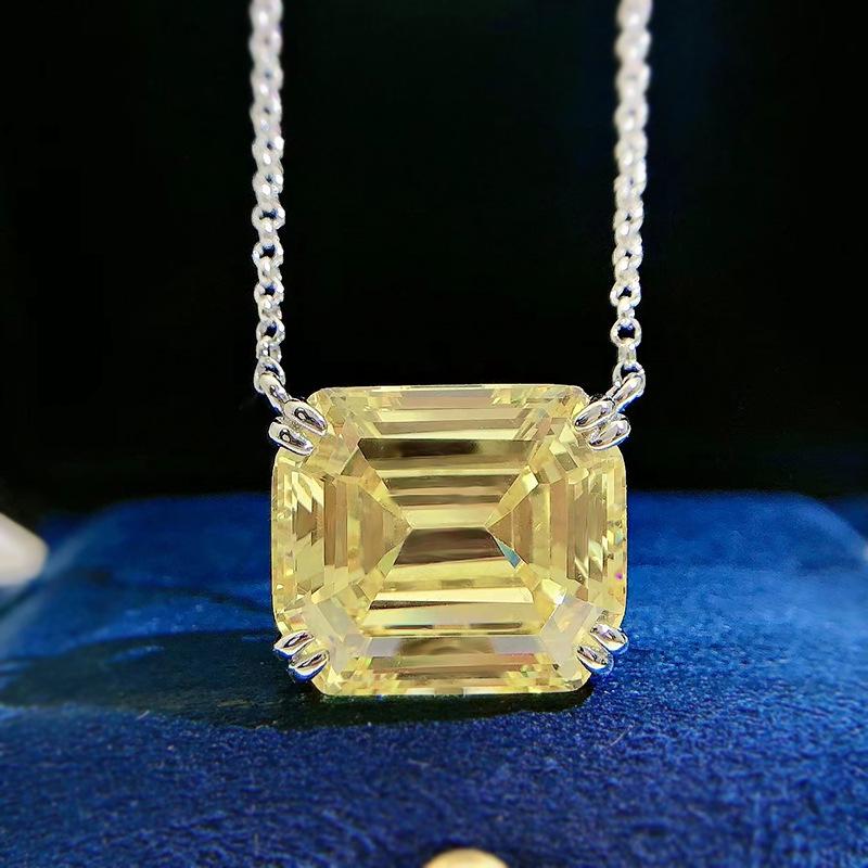 Lulu Tong S925 Silver Yellow Diamond Pagoda Necklace with High Carbon Diamond Clavicle Chain Pendant (14x16, 2022) 925 Silver жёлтый
Lulu Tong S925 Silver Yellow Diamond Pagoda Necklace with High Carbon Diamond Clavicle Chain Pendant (14x16, 2022) 925 Silver жёлтый