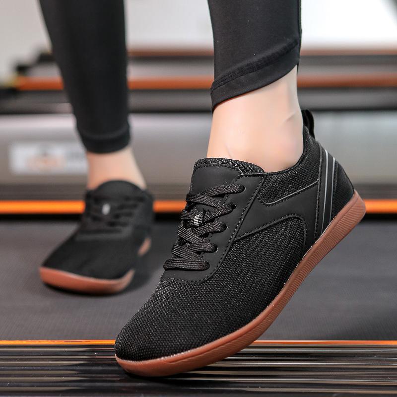 Indoor fitness men s and women s shoes Wide head walking Breathable soft sole Couple casual versatile flying woven flat foot sports casual shoes 36
Indoor fitness men s and women s shoes Wide head walking Breathable soft sole Couple casual versatile flying woven flat foot sports casual shoes 36