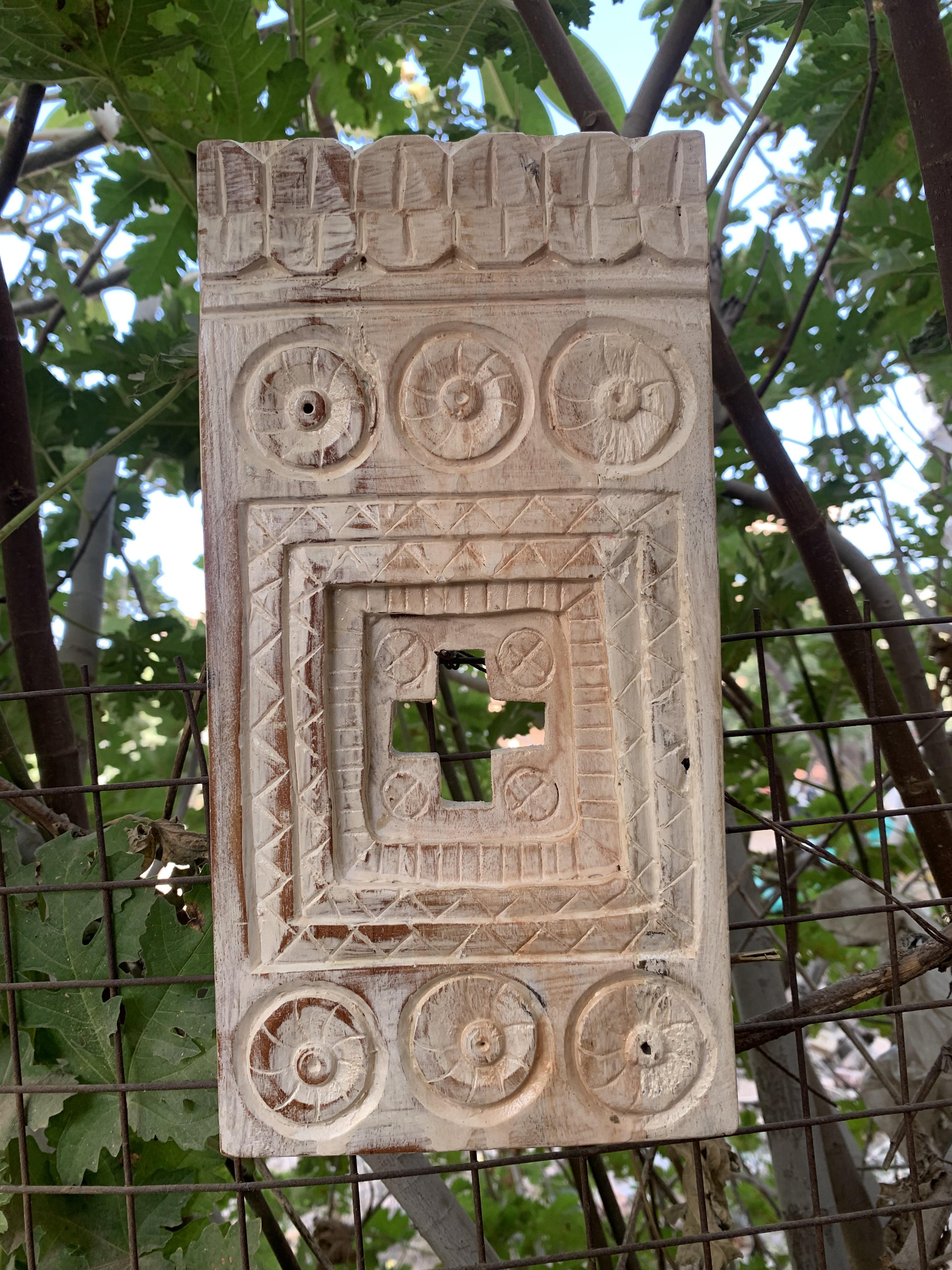 Rustic Wooden Carved Wall Frame | Traditional Indian Architectural Decor 12 x 6 x 1 (h x l x w) approx.
Rustic Wooden Carved Wall Frame | Traditional Indian Architectural Decor 12 x 6 x 1 (h x l x w) approx.