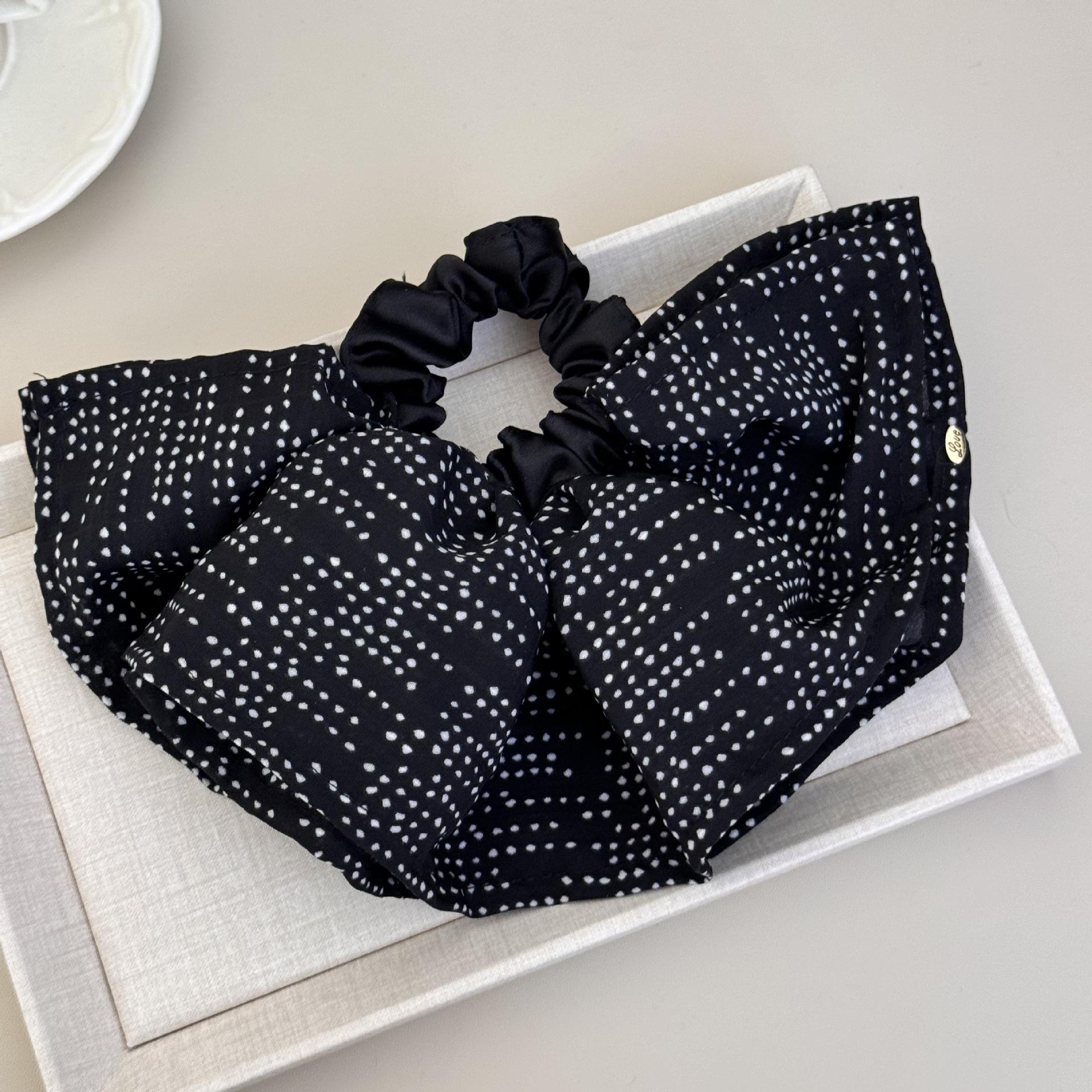 ретро черно-белый в горошек тонкий толстый кишечник круг корейская девушка с обильной пушистой и эластичной резинкой для волос и кругом новинка
ретро черно-белый в горошек тонкий толстый кишечник круг корейская девушка с обильной пушистой и эластичной резинкой для волос и кругом новинка