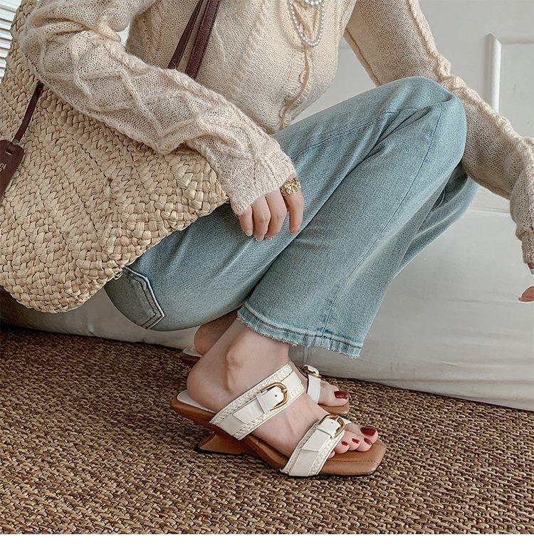 Маленькие 2025 новые ретро квадратный носок толстый каблук сандалии женская обувь одно слово на высоком каблуке модная женская обувь 40
Маленькие 2025 новые ретро квадратный носок толстый каблук сандалии женская обувь одно слово на высоком каблуке модная женская обувь 40