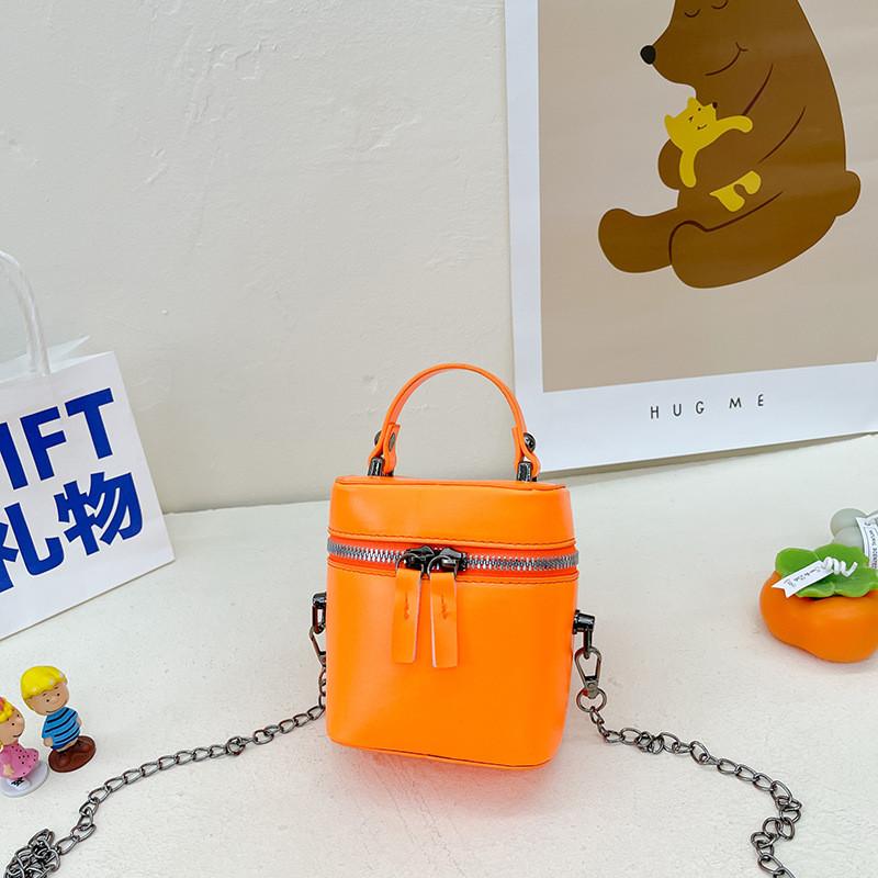 Stylish Mini Chain Bag For Kids In Trendy Candy Colors Perfect For Spring And Summer помаранчевий
Stylish Mini Chain Bag For Kids In Trendy Candy Colors Perfect For Spring And Summer помаранчевий