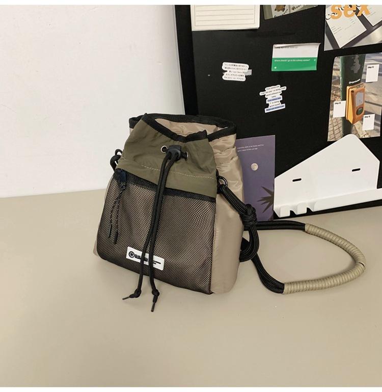 New contrasting color small satchel messenger bag women s trend couple sports shoulder bag college student mobile phone bag сірий колір
New contrasting color small satchel messenger bag women s trend couple sports shoulder bag college student mobile phone bag сірий колір