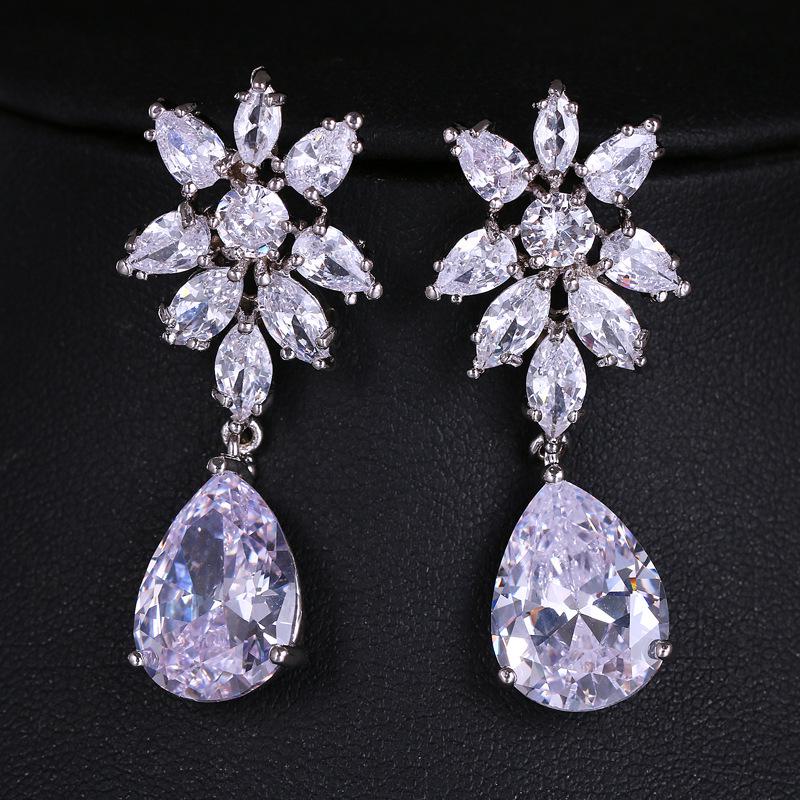 European-American Marquise Cut Teardrop Zircon Earrings: Timeless Flower Design Luxury Bridal Pendant Accessories
European-American Marquise Cut Teardrop Zircon Earrings: Timeless Flower Design Luxury Bridal Pendant Accessories