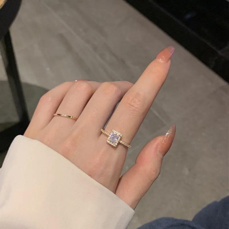 Heart-Fluttering Luxury Zircon Ring – Sparkling Square Diamond Design, Exquisite and Trendy Openable Finger Ring for Women
Heart-Fluttering Luxury Zircon Ring – Sparkling Square Diamond Design, Exquisite and Trendy Openable Finger Ring for Women
