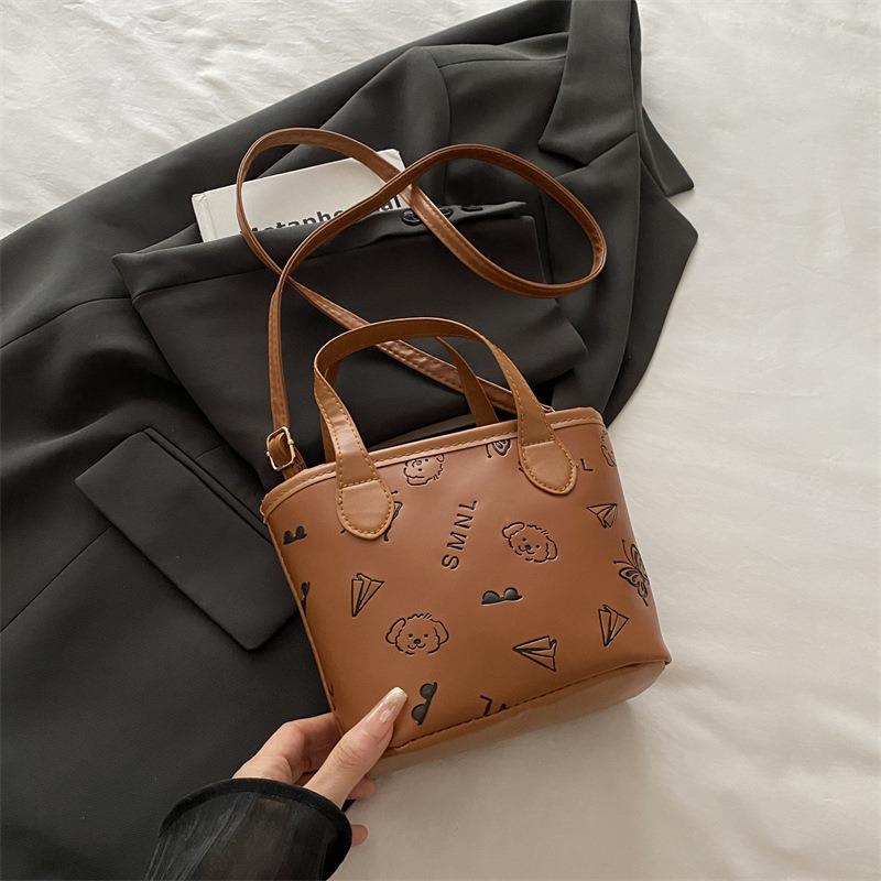 Embossed butterfly portable bucket bag spring and summer new fashion shoulder messenger bag popular small bag
Embossed butterfly portable bucket bag spring and summer new fashion shoulder messenger bag popular small bag