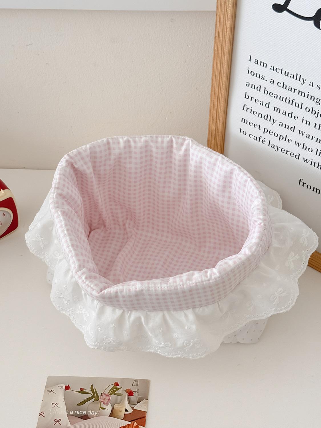 Ruffle Edge Polka Dot Stationery Storage Holder Sweet Pink Desktop Organizer Cute Small Basket for Snacks Scrapbook Supplies
Ruffle Edge Polka Dot Stationery Storage Holder Sweet Pink Desktop Organizer Cute Small Basket for Snacks Scrapbook Supplies