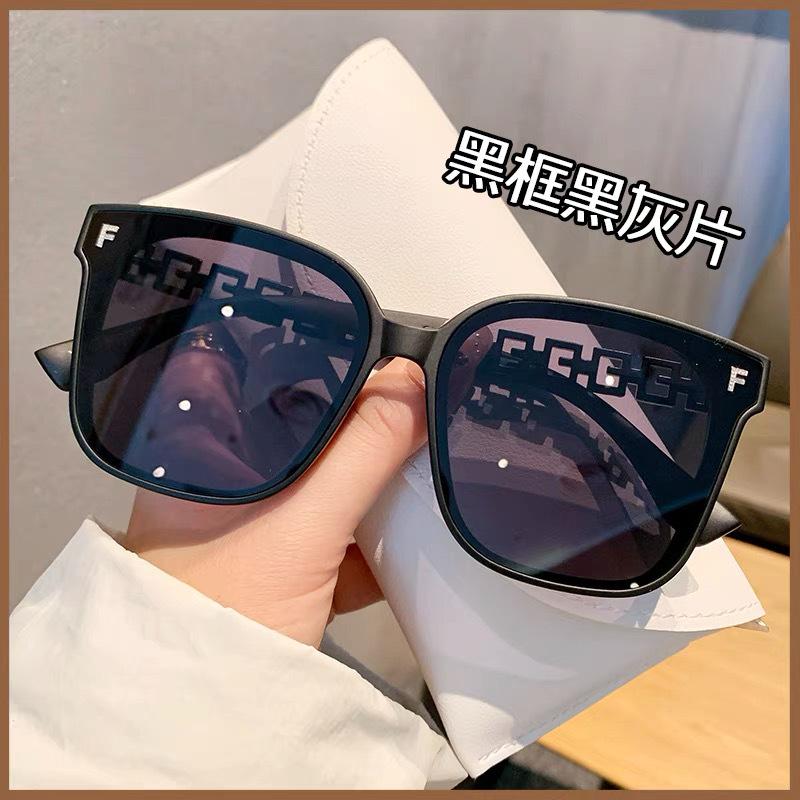 Солнцезащитные очки 2025 года для женщин премиум-класса с квадратной оправой: Похудение, Защита от УФ-лучей, Стильный для крупных лиц
Солнцезащитные очки 2025 года для женщин премиум-класса с квадратной оправой: Похудение, Защита от УФ-лучей, Стильный для крупных лиц