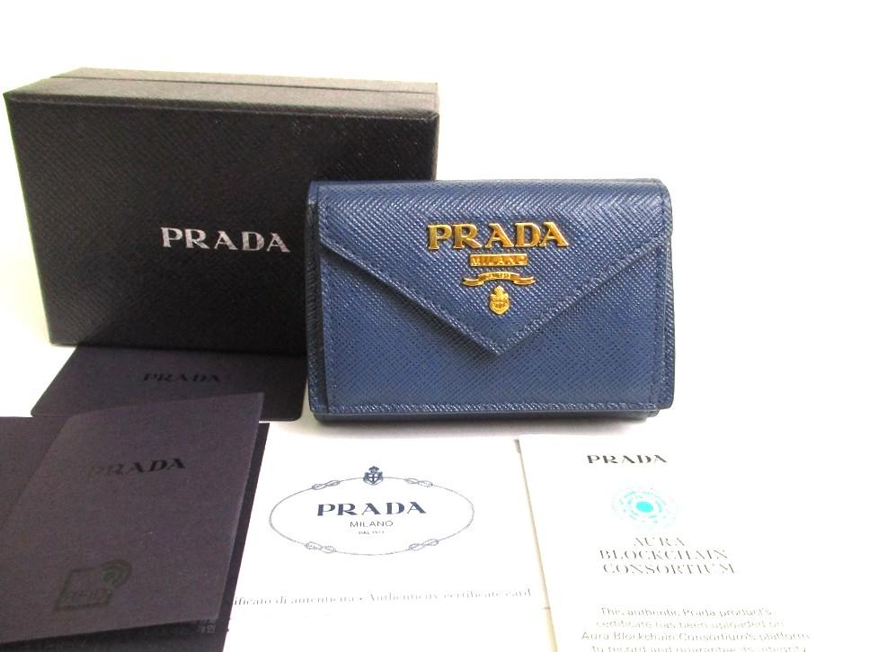Authentic PRADA Blue Saffiano Mtal Leather Trifold Wallet Compact Wallet #a717 Refurbished
Authentic PRADA Blue Saffiano Mtal Leather Trifold Wallet Compact Wallet #a717 Refurbished