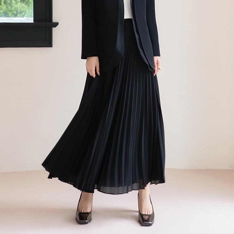 FUYAO Women s Black Acetate Two-Piece Suit - Light Luxury Early Autumn Style One Size
FUYAO Women s Black Acetate Two-Piece Suit - Light Luxury Early Autumn Style One Size