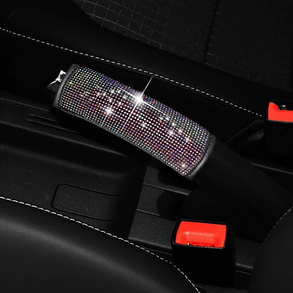 Чехол на ручной тормоз автомобиля со стразами, кожаный, противоскользящий, защитный, универсальный, алмазный, автомобильный, аксессуары для интерьера для женщин
Чехол на ручной тормоз автомобиля со стразами, кожаный, противоскользящий, защитный, универсальный, алмазный, автомобильный, аксессуары для интерьера для женщин