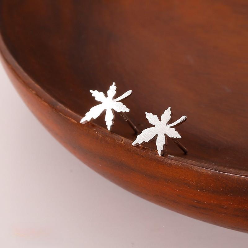 925 Sterling Silver Hypoallergenic Stud Earrings for Women Moon Star of David Maple Leaf Heart Lightning Earrings S999 Jewelry
925 Sterling Silver Hypoallergenic Stud Earrings for Women Moon Star of David Maple Leaf Heart Lightning Earrings S999 Jewelry