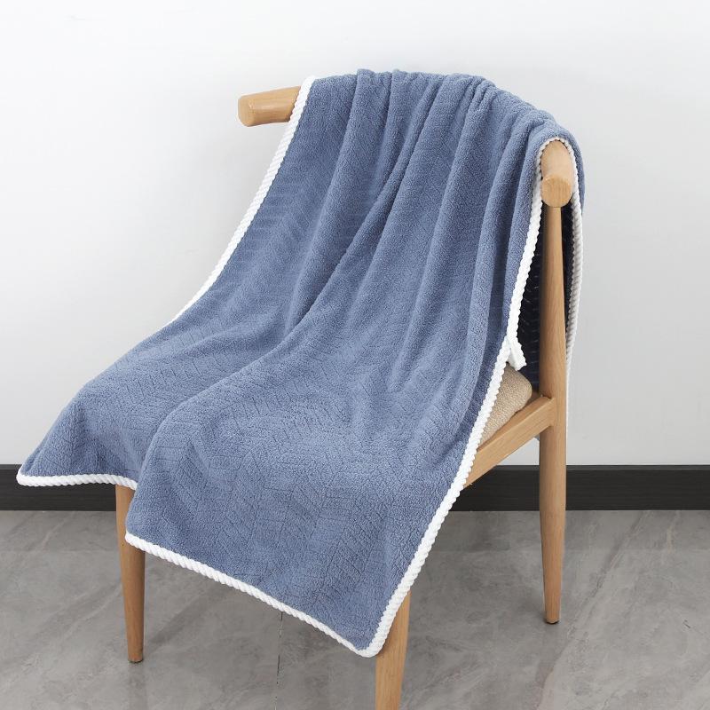 Женский комплект из трех быстросохнущих полотенец: Большая накидка, полотенце для волос и шапочка для сушки One Size
Женский комплект из трех быстросохнущих полотенец: Большая накидка, полотенце для волос и шапочка для сушки One Size