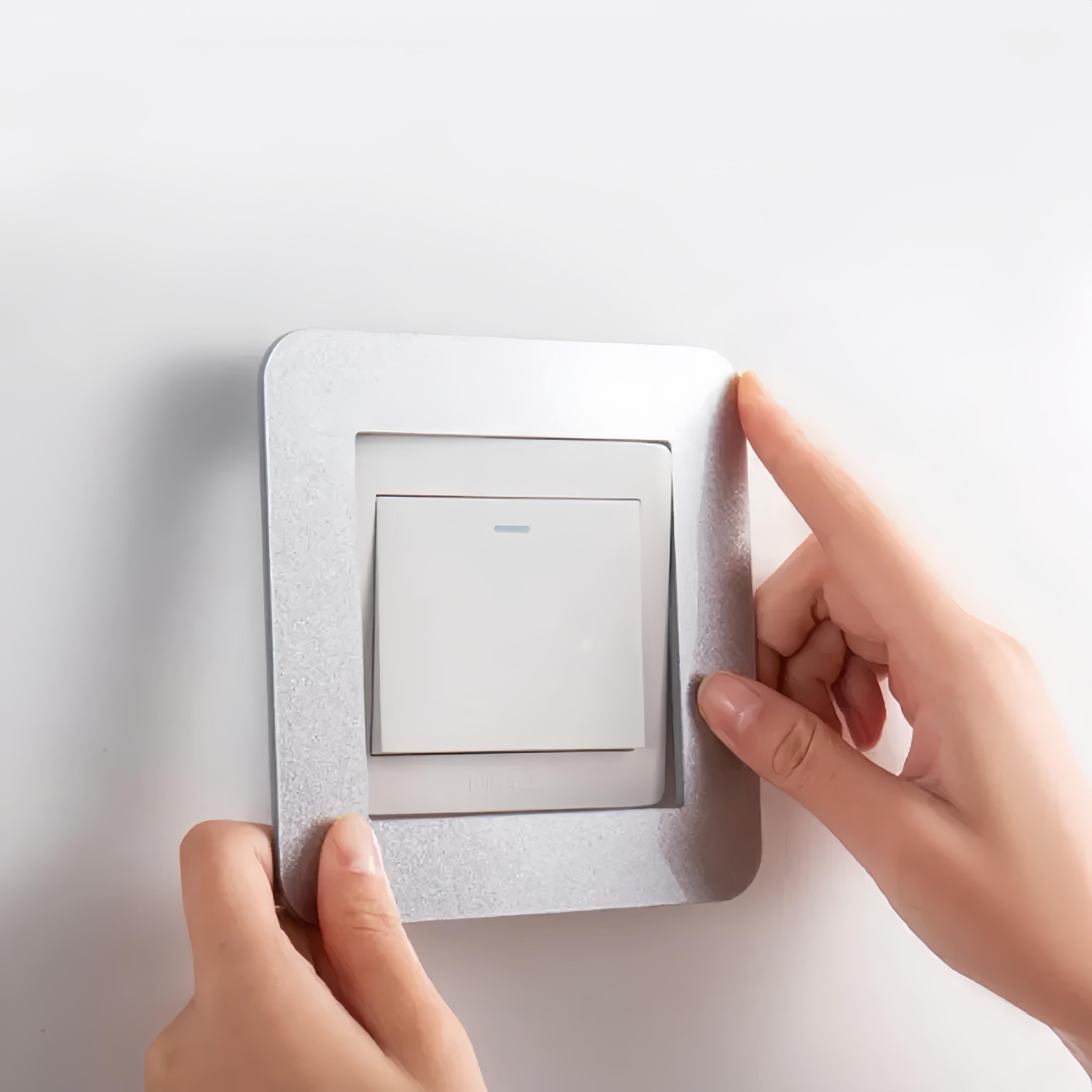 1pc Square Switch Wall Sticker, 14.6x14.6cm Switch Protection Tool, Pre-stuck Decorative Sticker, Easy To Install 1pc срібний
1pc Square Switch Wall Sticker, 14.6x14.6cm Switch Protection Tool, Pre-stuck Decorative Sticker, Easy To Install 1pc срібний