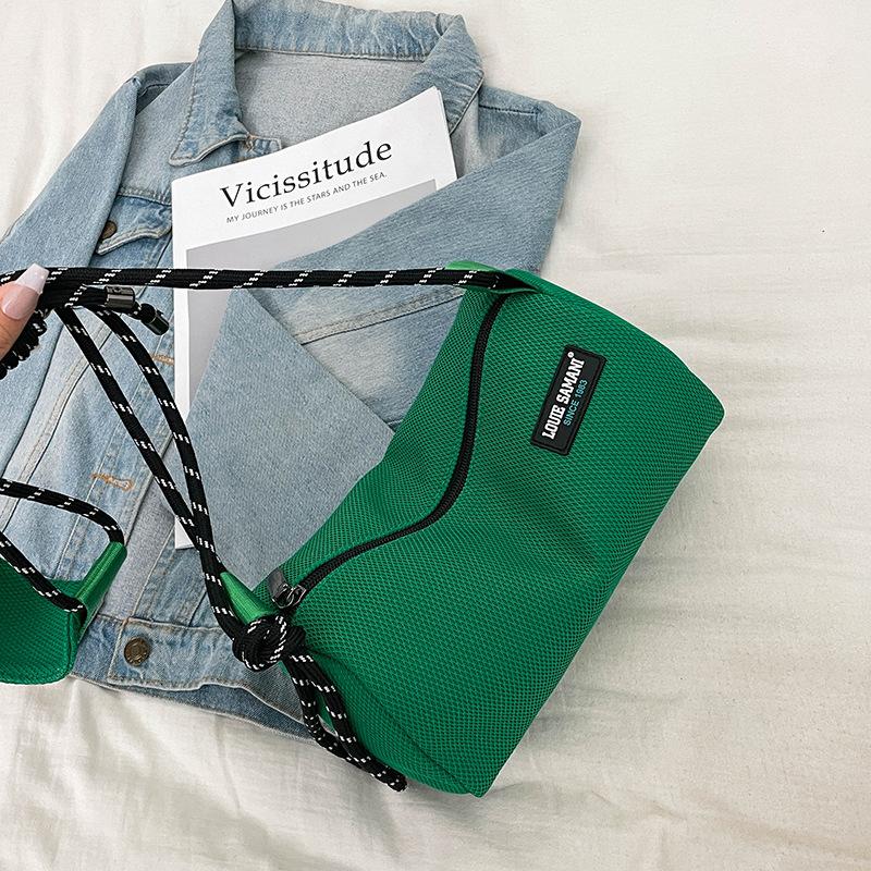 Summer popular fashion messenger bag retro women s bag 2025 new ins Korean version temperament canvas shoulder tote bag зелений
Summer popular fashion messenger bag retro women s bag 2025 new ins Korean version temperament canvas shoulder tote bag зелений