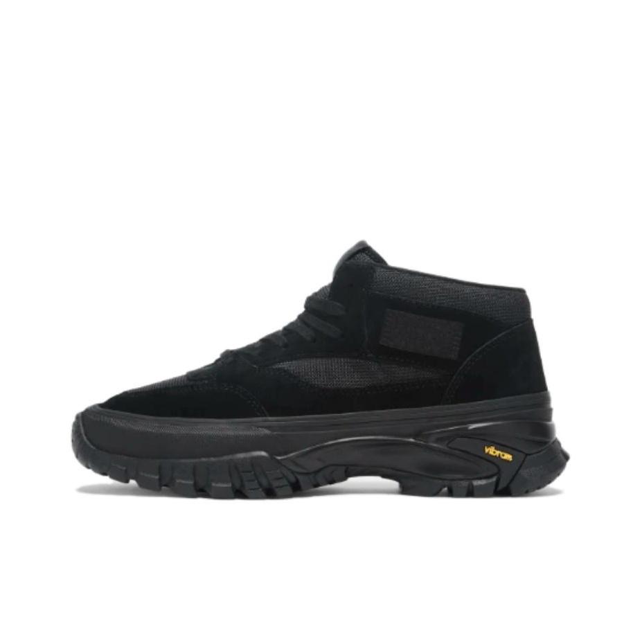 Кеды Vans OTW Half Cab 33 Vibram Черные(VN000CNBBKA) 39
Кеды Vans OTW Half Cab 33 Vibram Черные(VN000CNBBKA) 39