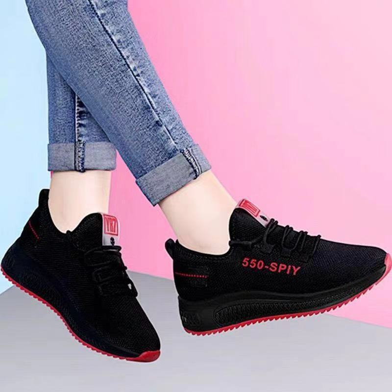 Old Beijing cloth shoes women s casual running shoes low-top breathable sports shoes square dance mother shoes 36
Old Beijing cloth shoes women s casual running shoes low-top breathable sports shoes square dance mother shoes 36