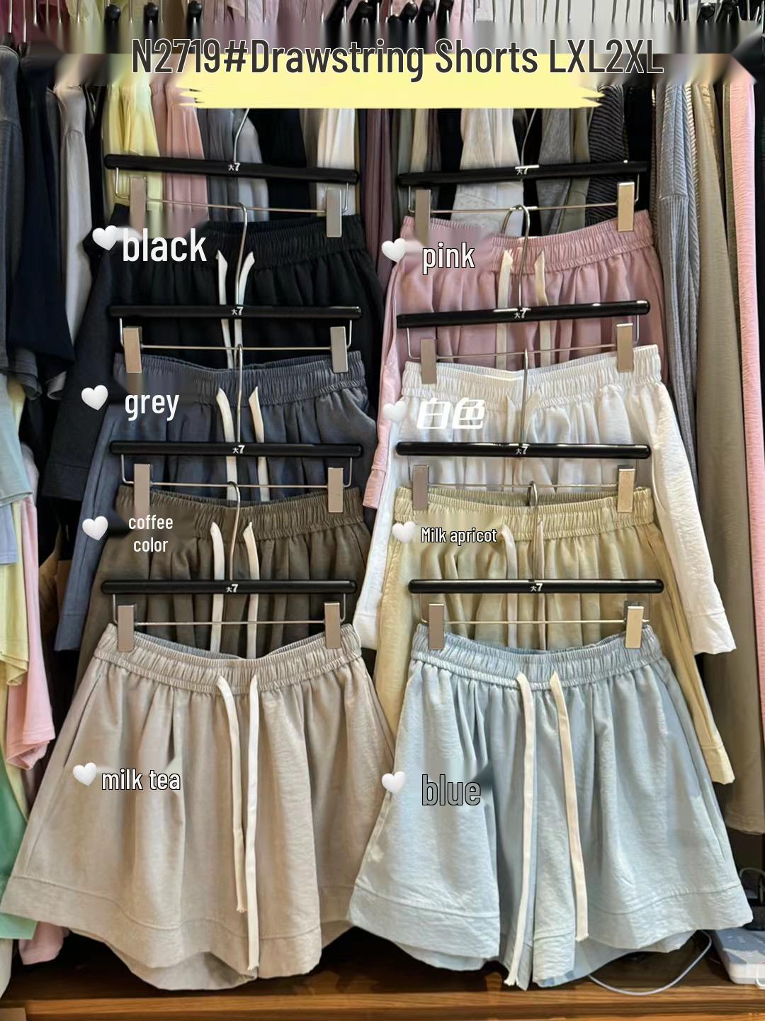 Женские летние шорты А-силуэта с широкими штанинами, высокой талией на резинке и кулиске - корейский стиль, большие размеры, свободный крой Extra Large
Женские летние шорты А-силуэта с широкими штанинами, высокой талией на резинке и кулиске - корейский стиль, большие размеры, свободный крой Extra Large