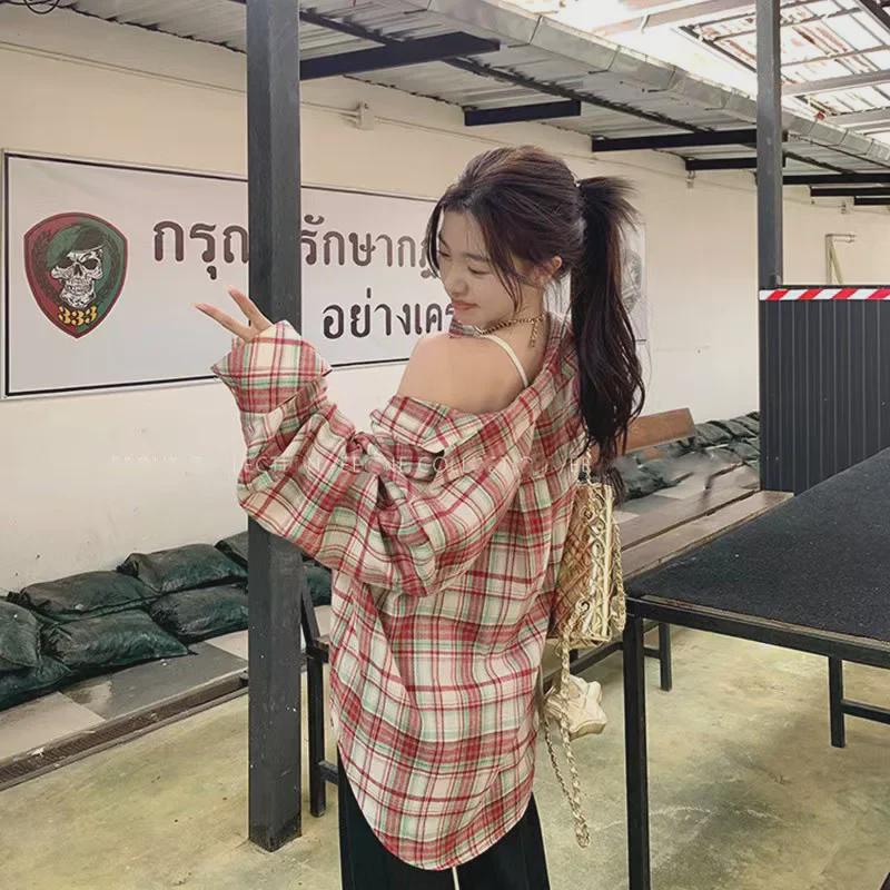 Women s American Retro Plaid Long-Sleeve Shirt: Thin, Loose, Korean Style for Spring, Summer, and Autumn, with Sun Protection. Medium
Women s American Retro Plaid Long-Sleeve Shirt: Thin, Loose, Korean Style for Spring, Summer, and Autumn, with Sun Protection. Medium