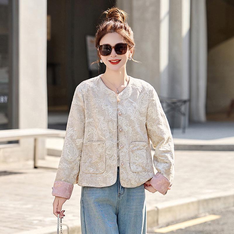 Introducing the 2025 Spring Heavy Embroidery Jacquard Patchwork Jacket: A Versatile Cotton-Linen Blend with Round Neck and Color Block Design (B2506). L 120-130 lbs
Introducing the 2025 Spring Heavy Embroidery Jacquard Patchwork Jacket: A Versatile Cotton-Linen Blend with Round Neck and Color Block Design (B2506). L 120-130 lbs