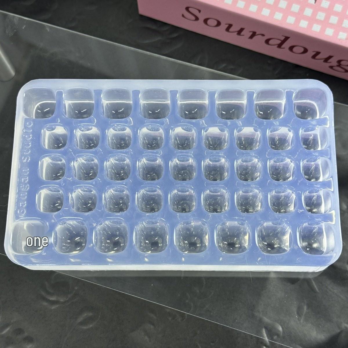 Large and Small Hole Mochi Silicone Paint Color Palette
Large and Small Hole Mochi Silicone Paint Color Palette