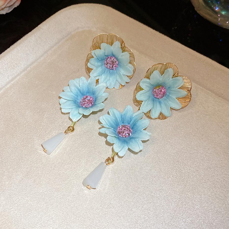 Holiday wind steel needle fabric flower pendant earrings Mori sweet small fresh stud earrings niche high-end earrings women
Holiday wind steel needle fabric flower pendant earrings Mori sweet small fresh stud earrings niche high-end earrings women
