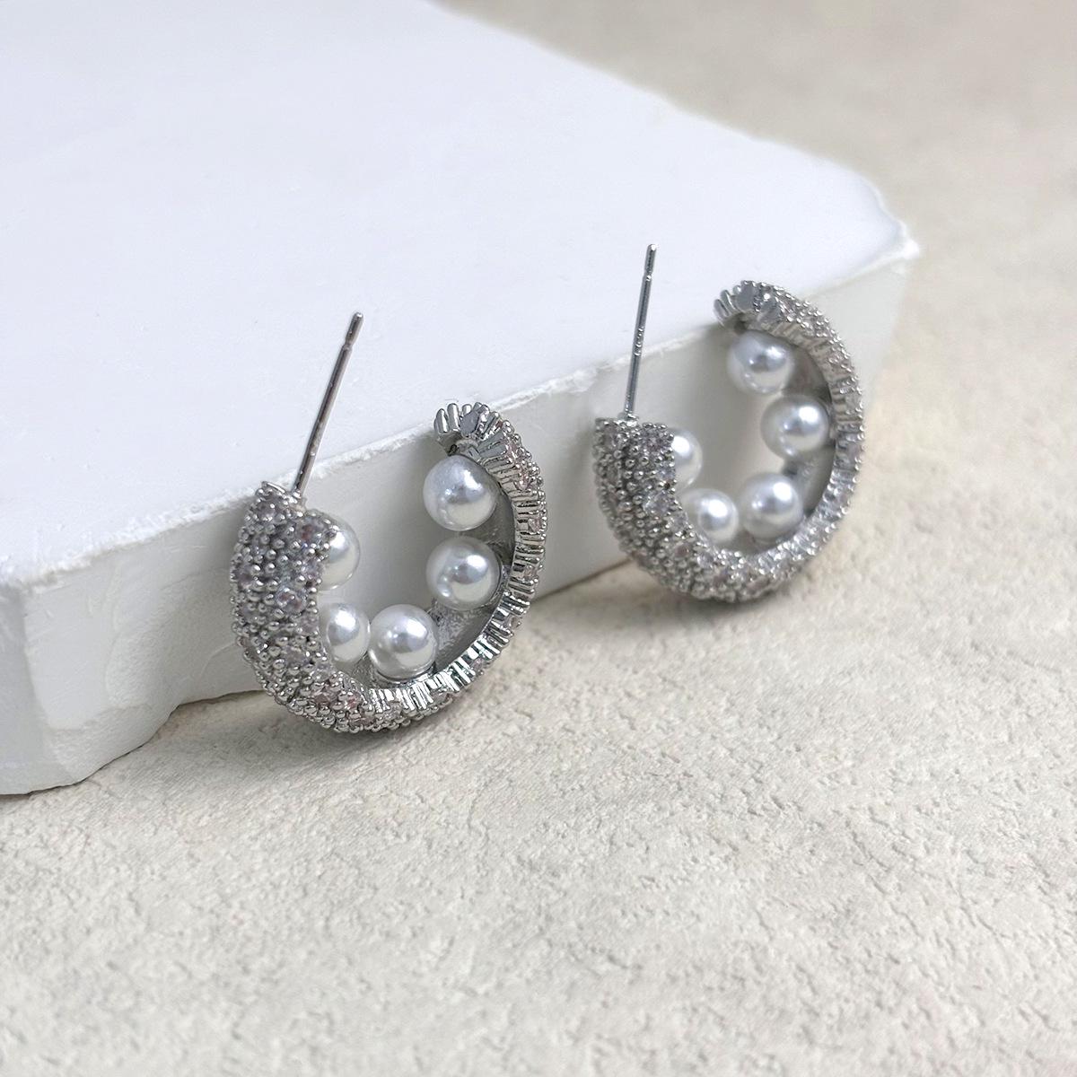 Серьги ручной работы из 18-каратного золота с медным покрытием и цирконием — роскошная, элегантная женская мода
Серьги ручной работы из 18-каратного золота с медным покрытием и цирконием — роскошная, элегантная женская мода