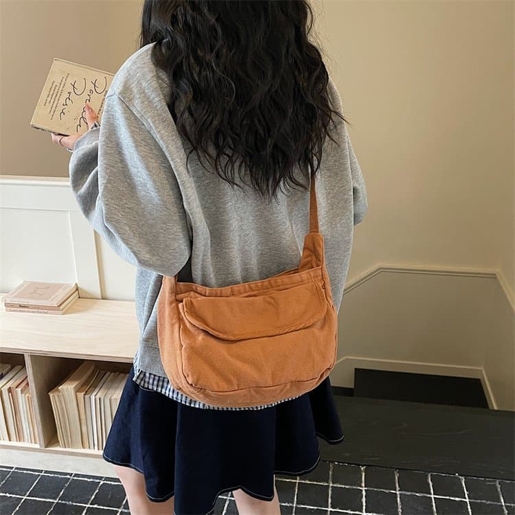 Washed canvas shoulder bag women s underarm bag коричневий
Washed canvas shoulder bag women s underarm bag коричневий