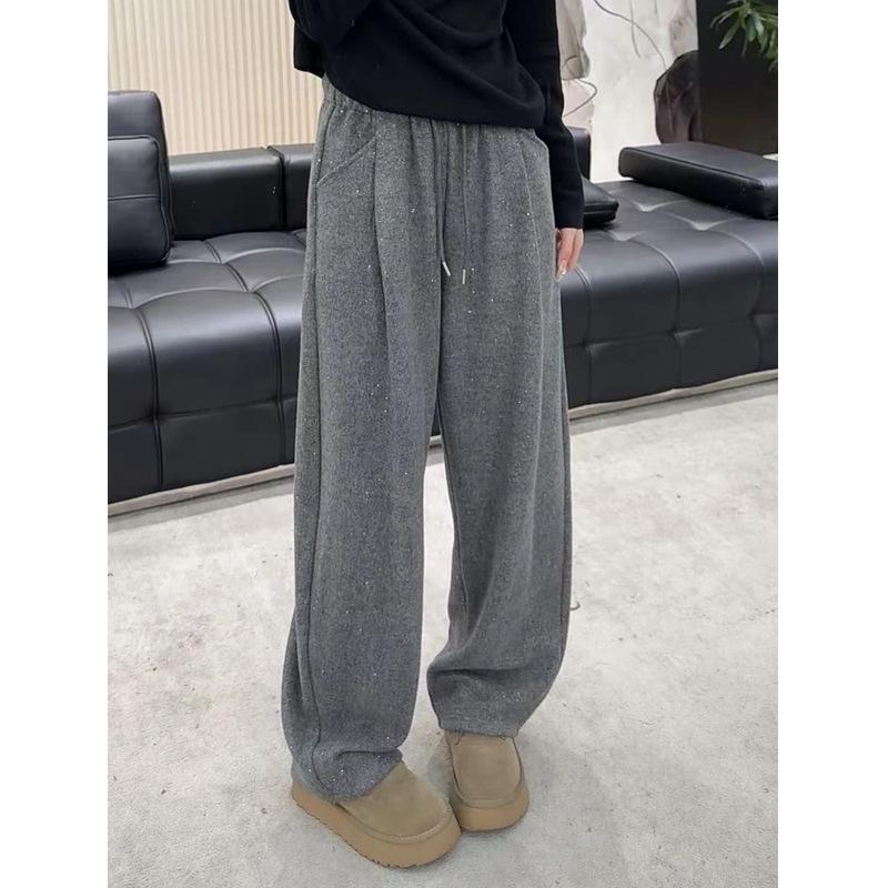 European Galaxy Silver High-Waist Velvet Slim-Fit Curved Leg Trousers - Winter 2025 Collection Small
European Galaxy Silver High-Waist Velvet Slim-Fit Curved Leg Trousers - Winter 2025 Collection Small