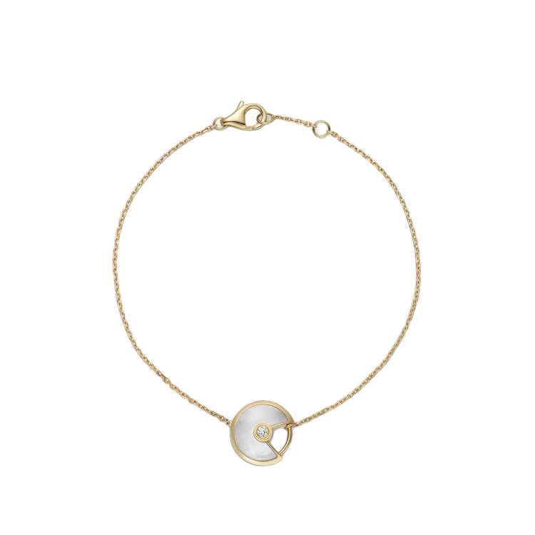 Cartier Amulette De Lock Charm 18K Gold Diamond Bracelet Unisex Bracelet B6044017 Box,15,Warranty Not Included
Cartier Amulette De Lock Charm 18K Gold Diamond Bracelet Unisex Bracelet B6044017 Box,15,Warranty Not Included