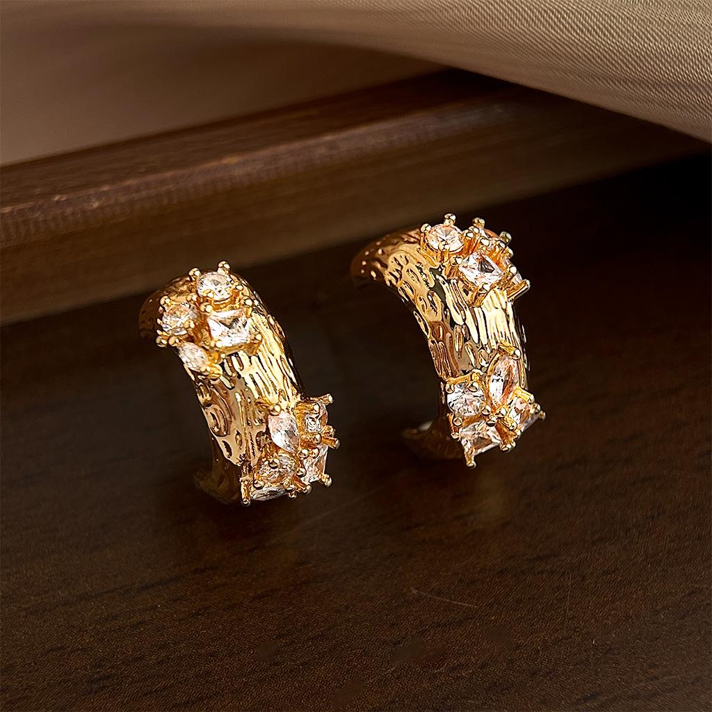 Elegant Geometric Zircon 925 Silver Earrings - High-end, Versatile Fashion for Women
Elegant Geometric Zircon 925 Silver Earrings - High-end, Versatile Fashion for Women