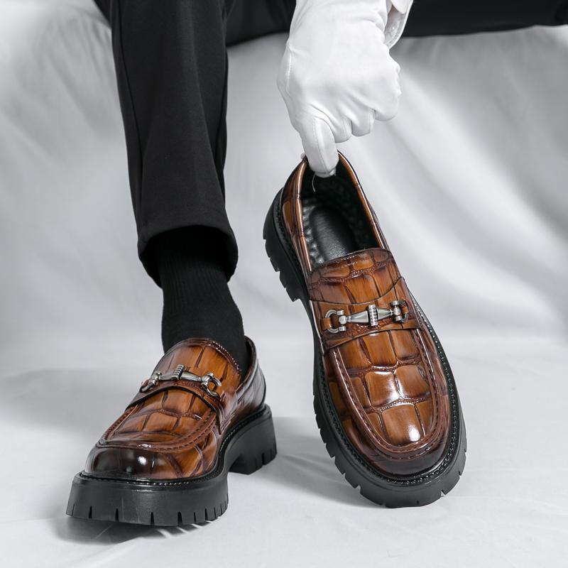Large size men s shoes style business low leisure loafers fashion thick sole metal buckle foot cover 46 коричневий
Large size men s shoes style business low leisure loafers fashion thick sole metal buckle foot cover 46 коричневий